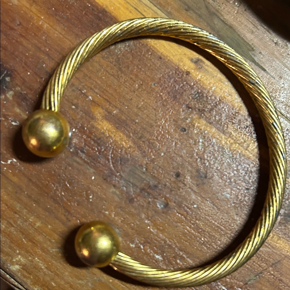 Gold Tone Wire Twist Ball Cap Cuff